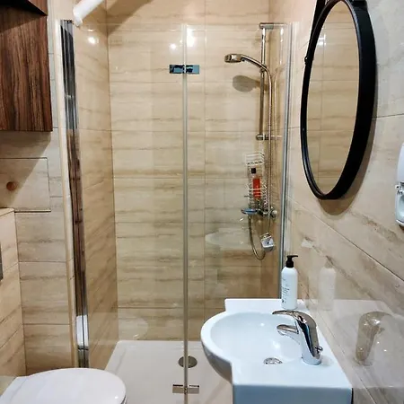 Apartament Tymczasem Na Partyzantow